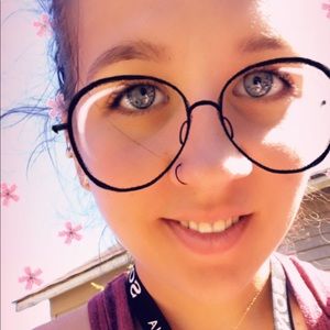 Meet your Posher, Casey